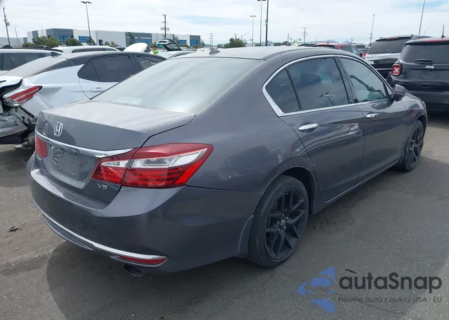 1HGCR3F85HA006112: 44549521