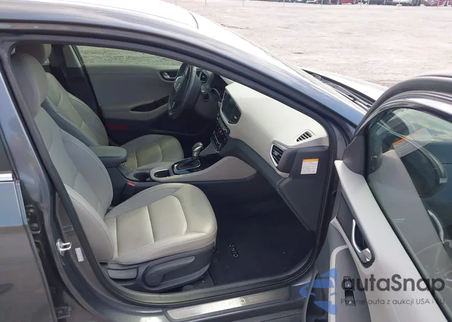 KMHC85LC9HU035810: 44550607