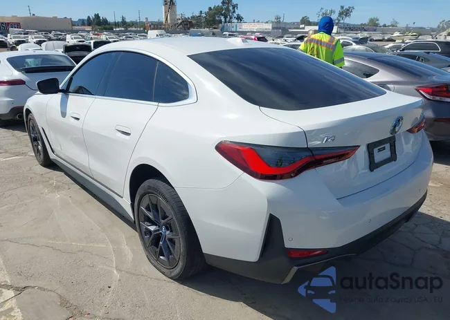 WBY73AW0XPFR44350: 44551589