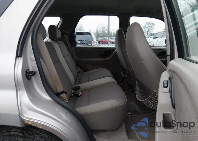 1FMYU04121KC19019: 44551698