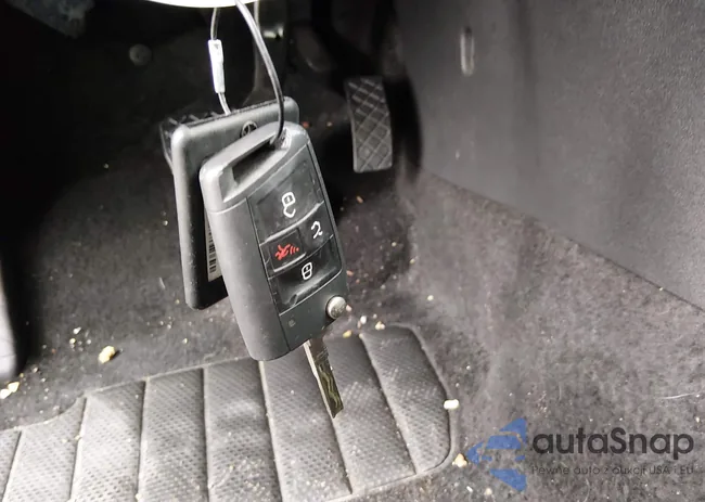 3VW5M7BU3RM023573: 44551796