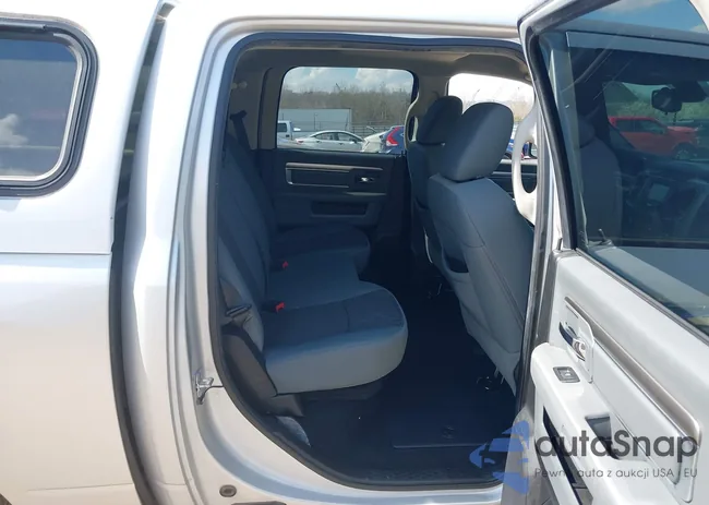 1C6RR6LG5DS640814: 44551998