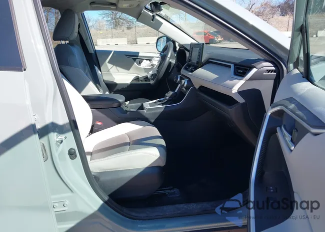 2T3B6RFV8MW022330: 44552571