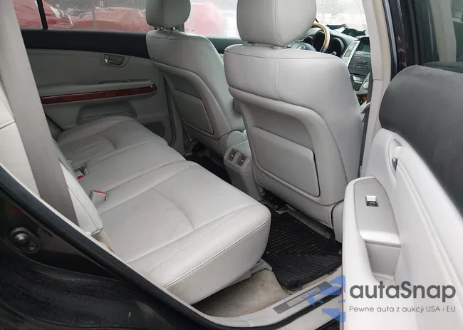 2T2HK31U28C057524: 44552658