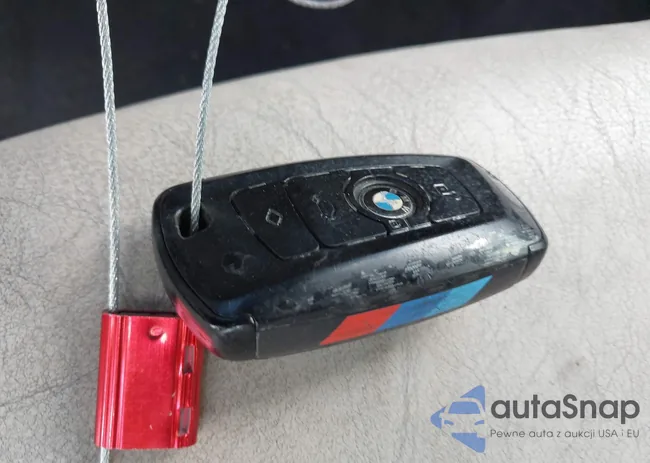 WBAFR7C5XDC820376: 44552838