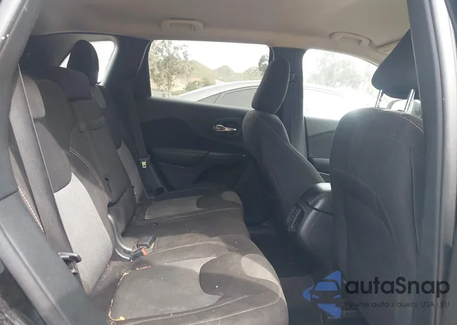 1C4PJLAB5GW274640: 44552976