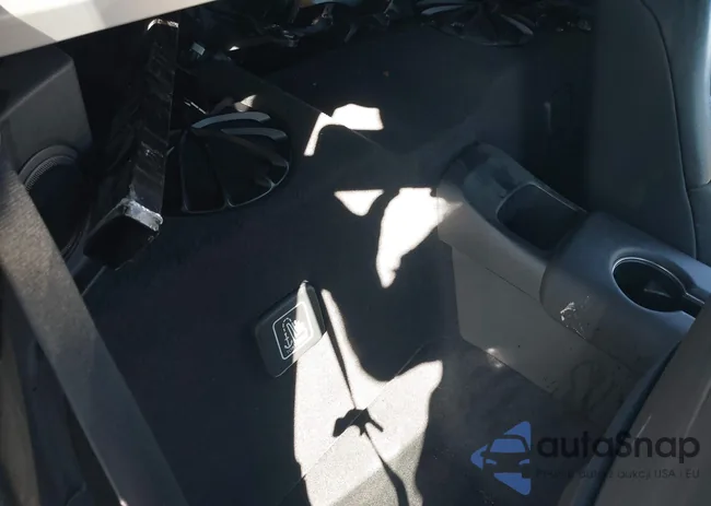 WZ1DB0G03TW071908: 44553692