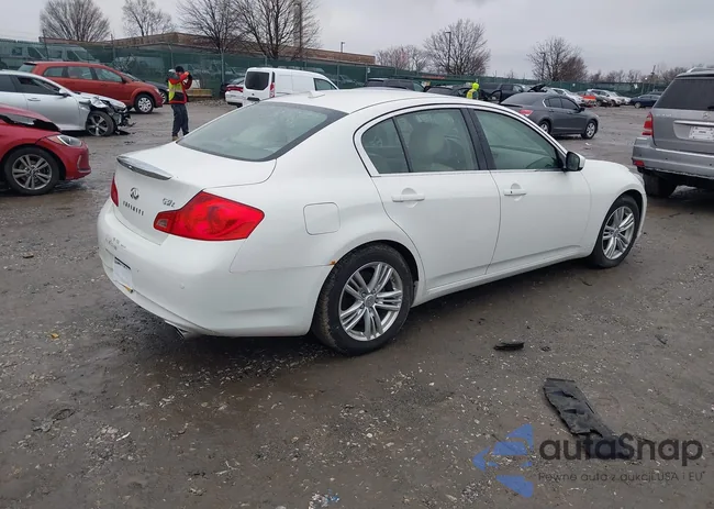 JN1CV6AR0CM675152: 44553796