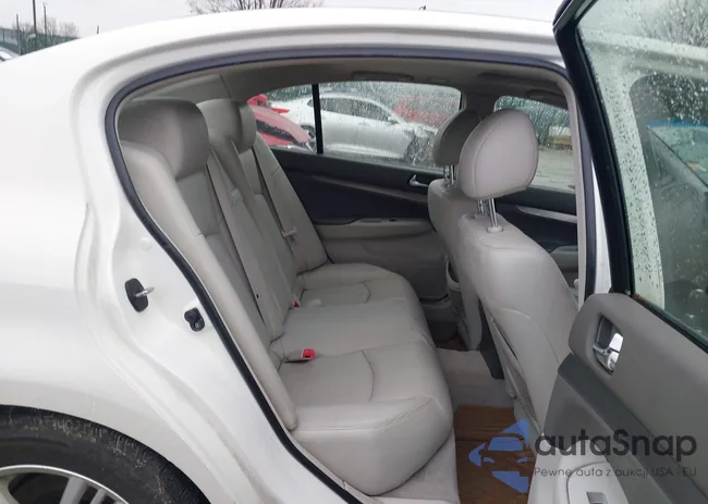 JN1CV6AR0CM675152: 44553796