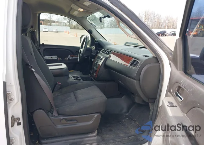 1GNLC2E08DR252323: 44553820