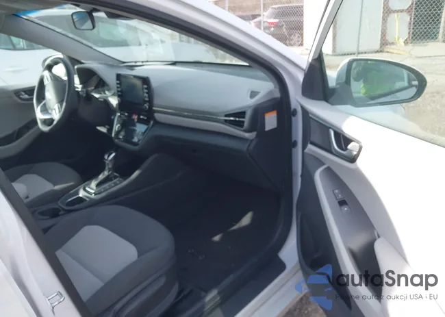 KMHC65LC3LU220322: 44553333