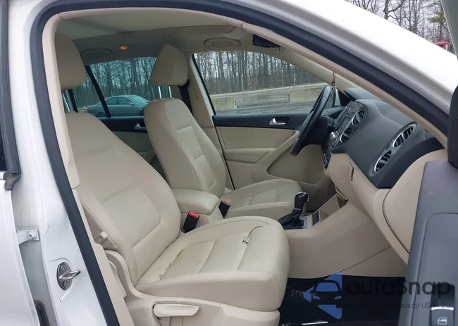 WVGBV7AX9CW583860: 44554628