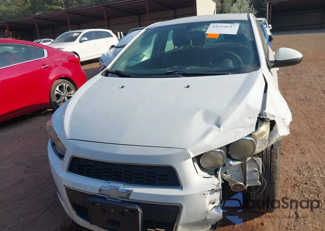 1G1JC5SH6E4178418: 44554647