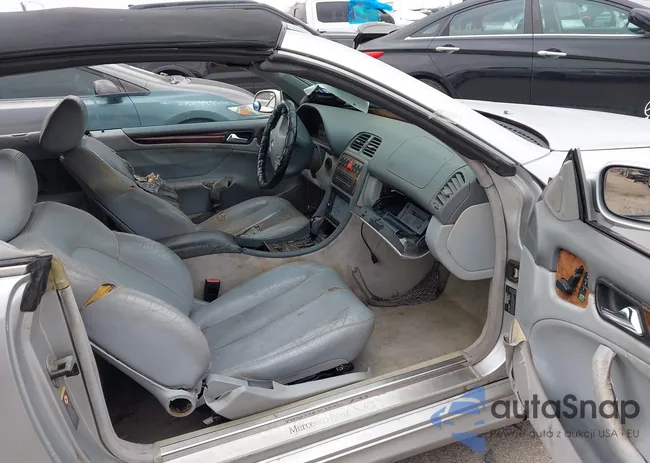 WDBLK70G01T087782: 44555085