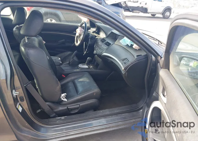 1HGCS1B81AA016009: 44555802