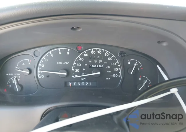 1FTYR10D52PB65635: 44555860