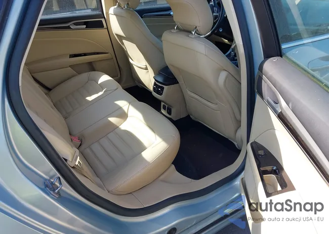 3FA6P0LU3DR383027: 44555142