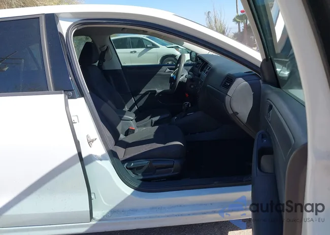 3VW2K7AJ7FM400269: 44555287