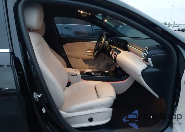 W1K3G4EB2MJ275448: 44556886