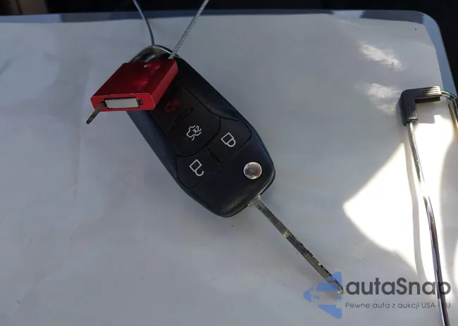 3FA6P0LU8FR281581: 44557027