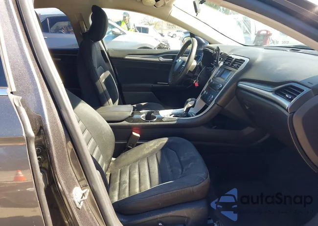 3FA6P0LU8FR281581: 44557027