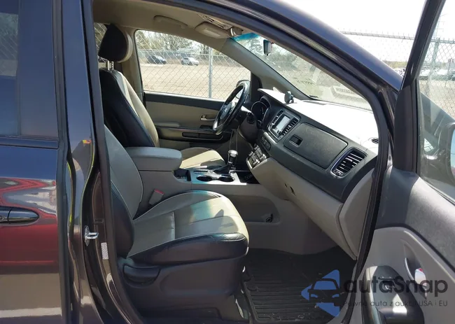 KNDMB5C13M6662378: 44557076