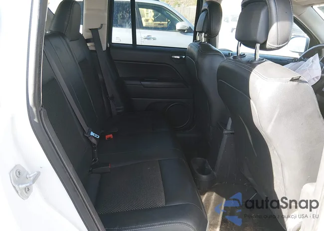 1C4NJDBB5GD672244: 44556308