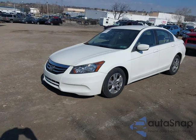 1HGCP2F64CA107083: 44557724