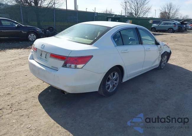 1HGCP2F64CA107083: 44557724