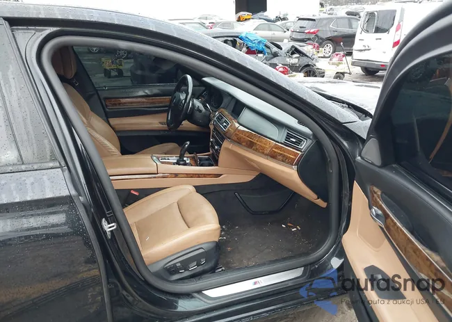 WBAYB6C54ED225171: 44557955