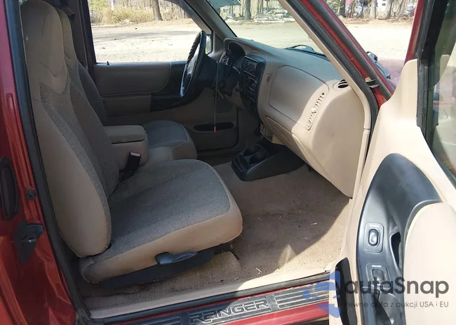 1FTYR14U81PA79714: 44557403