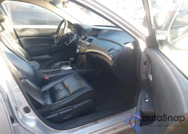 1HGCP2F66BA122991: 44558891