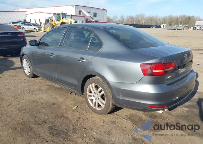 3VW2B7AJXJM227436: 44559074