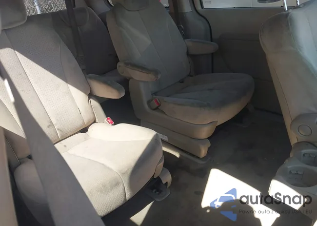 KNDMC233276024981: 44559086