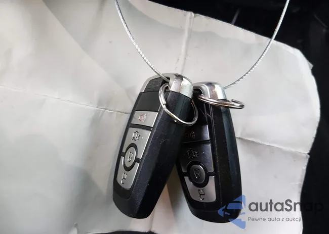 3FA6P0HD1JR218078: 44558262