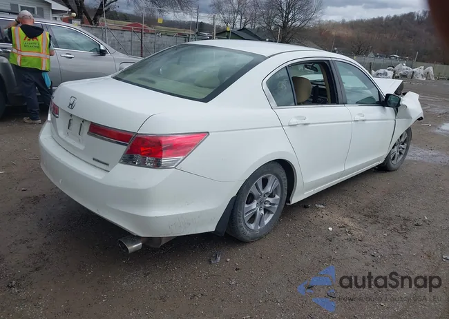 1HGCP2F68BA036033: 44558338