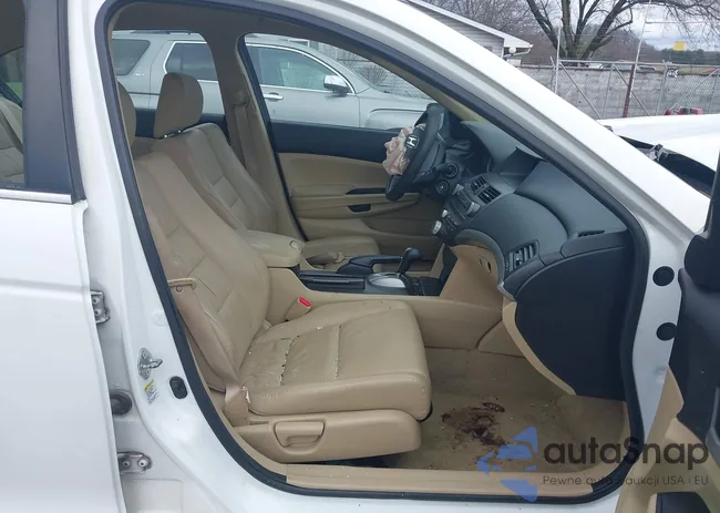 1HGCP2F68BA036033: 44558338