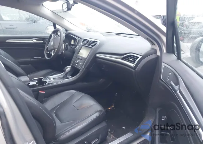 3FA6P0K98GR119982: 44558384