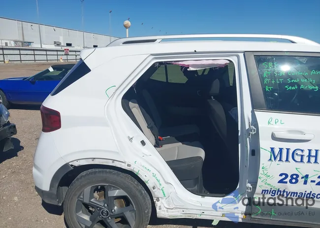 KMHRC8A34MU063814: 44558447