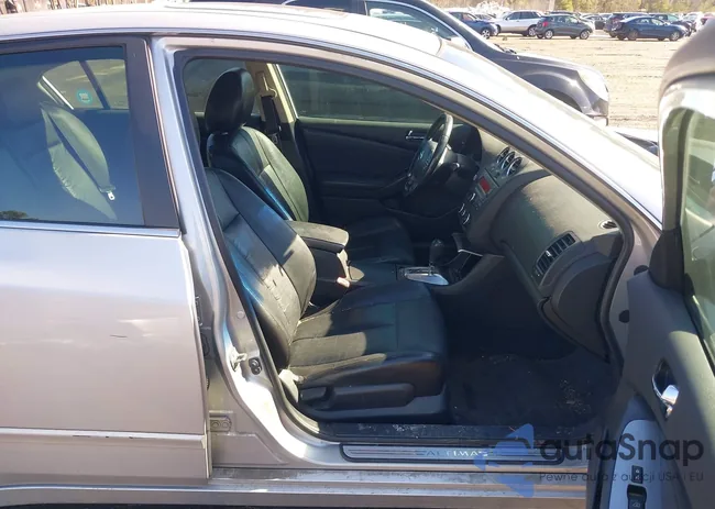 1N4AL2AP4CN404984: 44559633