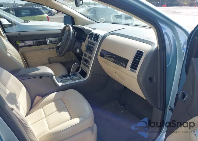 2LMDU68C58BJ20460: 44559663