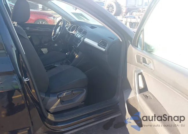 3VV1B7AX1LM053392: 44559720