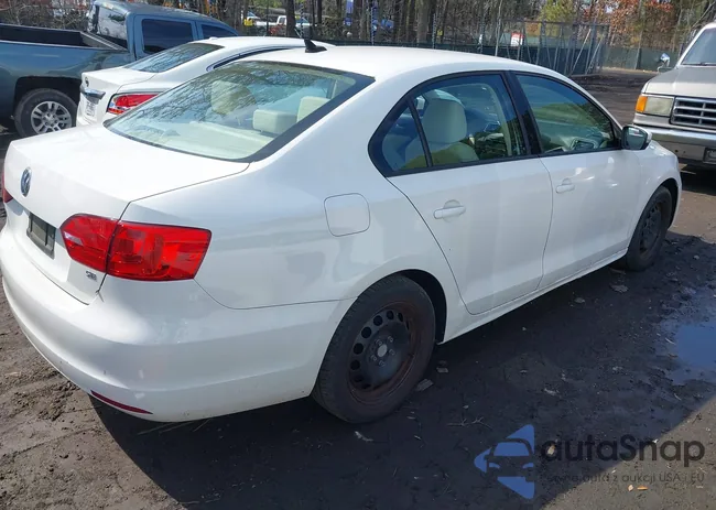 3VWD17AJ3EM371458: 44559728