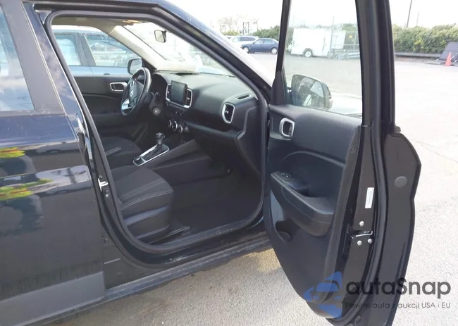 KMHRC8A39NU155793: 44559783