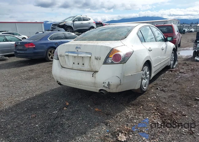 1N4AL2AP4AN552839: 44560069