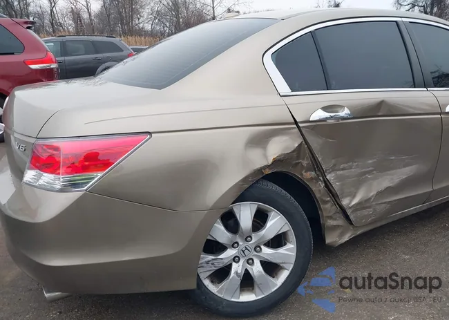 1HGCP3F84AA016111: 44559205