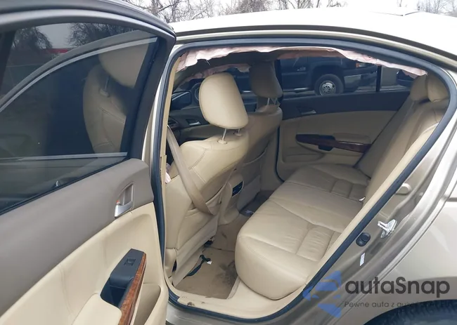 1HGCP3F84AA016111: 44559205