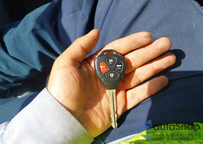 4T1BK36B18U257780: 44559232