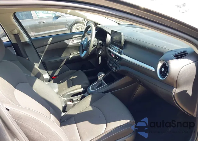 3KPF24AD1RE762755: 44559236