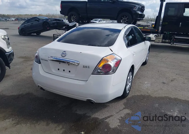 1N4AL2AP9CC218353: 44560546